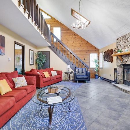 Chalet Renovated Near Casino, Camelback , Kalahari 4Bdrms Firepit Hot Tub Game Room Tobyhanna Екстериор снимка