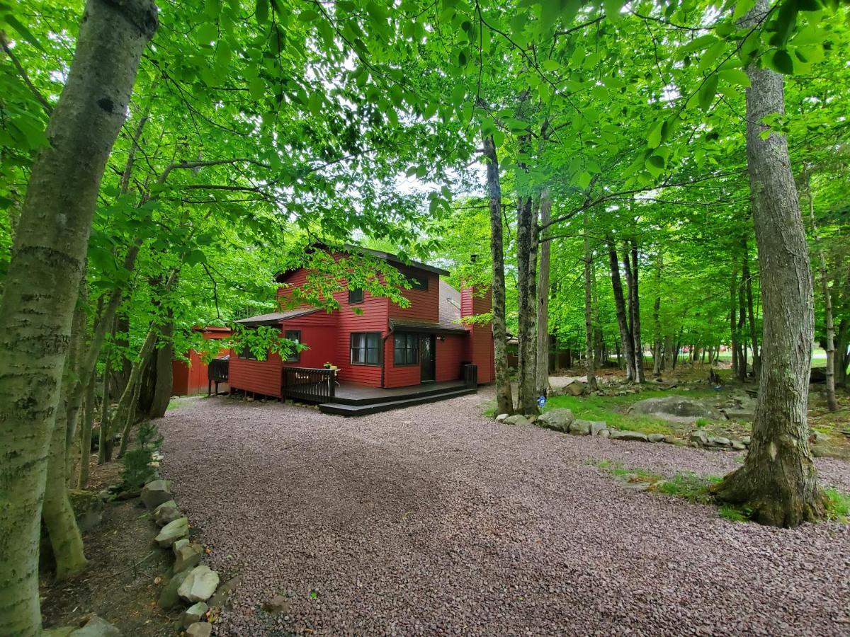 Chalet Renovated Near Casino, Camelback , Kalahari 4Bdrms Firepit Hot Tub Game Room Tobyhanna Екстериор снимка